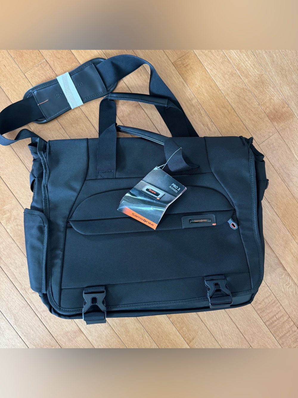 NWT SAMSONITE PRO BUSINESS 3 Laptop Messenger Bag in Black